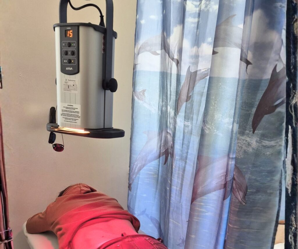 Ciepło, które daje ulgę – jak działa lampa sollux w rehabilitacji